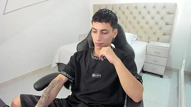 JhoanLeandro online show from September 21, 6:35 am