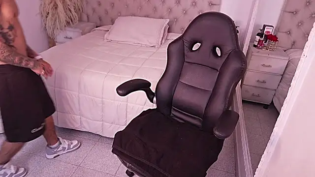 JhoanLeandro online show from April 5, 8:11 am