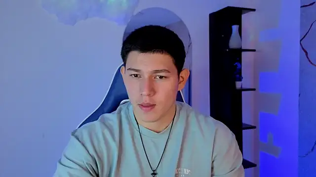 JamesCr  online show from May 21, 12:53 pm