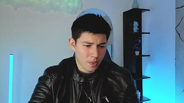 JamesCr  online show from May 23, 3:17 pm