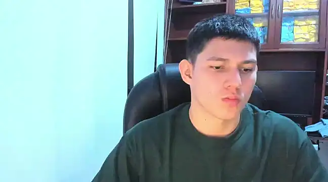 JamesCr  online show from February 24, 10:14 pm