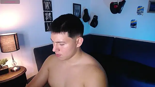 JamesCr  online show from March 8, 2:04 am