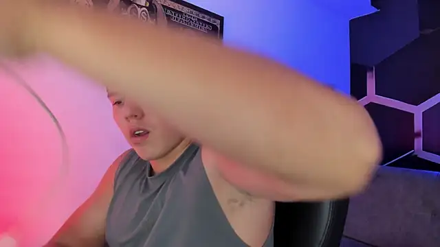 JamesCr  online show from September 30, 3:02 am