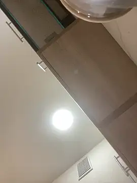 LynnAhNight online show from April 17, 3:20 am