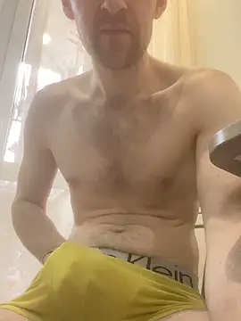 LynnAhNight online show from March 21, 5:11 am