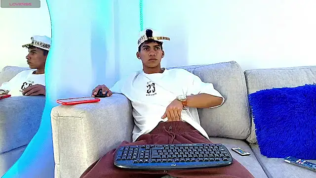 papi hotxx online show from February 15, 2:58 am