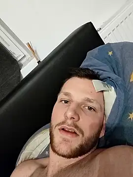 Cosmin224451 online show from December 3, 9:43 pm