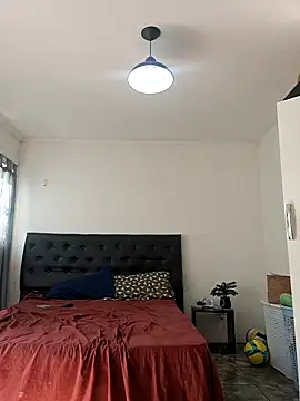 liamlara online show from March 18, 2:39 pm