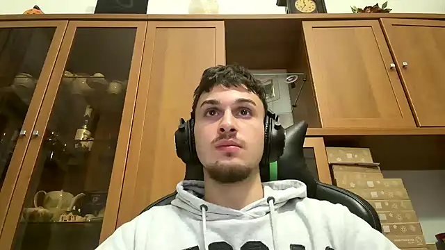 NaplesGuy04 online show from January 10, 4:22 pm