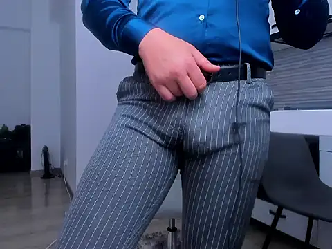 ZackMasterss online show from April 9, 7:20 pm