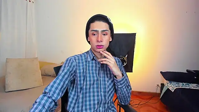 Snapshot of steve__gray chatting on March 3, 6:40 pm steve gray online show from March 3, 6:40 pm