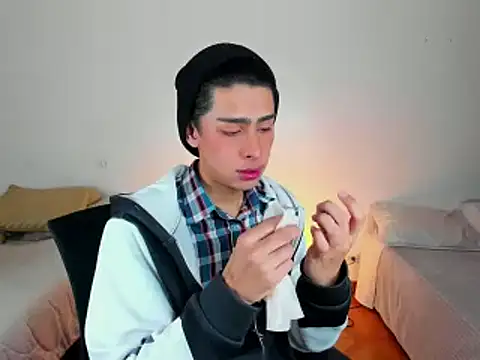 Snapshot of steve__gray chatting on February 19, 3:27 pm steve gray online show from February 19, 3:27 pm