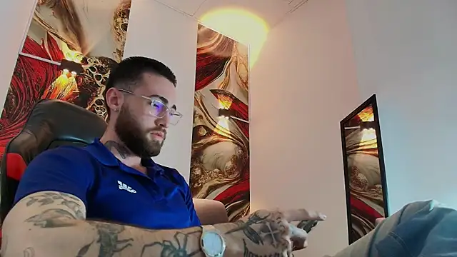 Luke davis01 online show from November 18, 2:43 pm