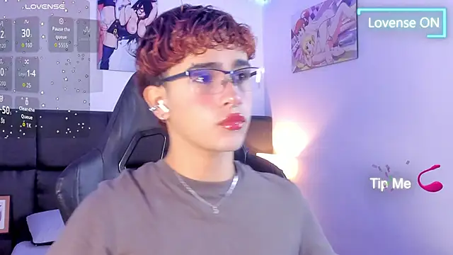 Aiiden 15 online show from September 23, 12:37 pm