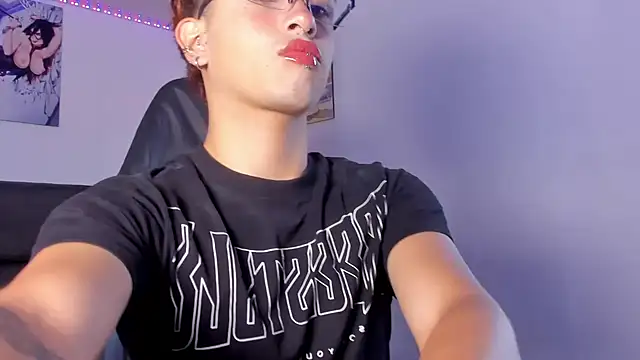 Aiiden 15 online show from September 16, 12:17 pm