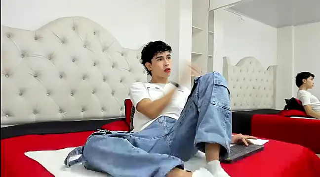 Aiiden 15 online show from February 25, 2:44 pm