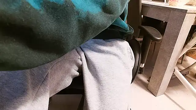 ademandjulia online show from March 21, 9:08 pm