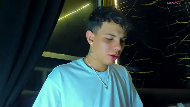 Alessandro 1610 online show from April 16, 3:50 am