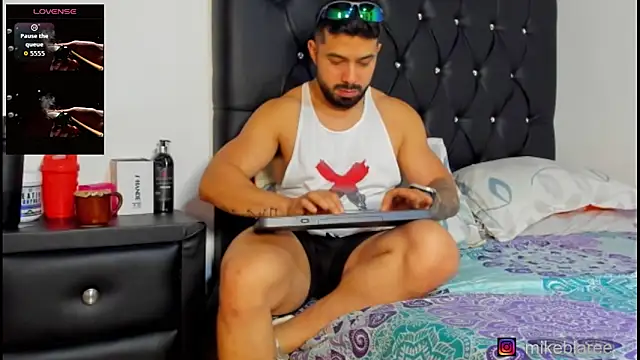 mikeblaree online show from March 7, 7:55 pm