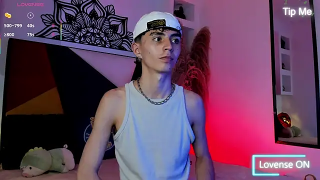 Snapshot of MaikyCooper chatting on October 12, 8:36 pm MaikyCooper online show from October 12, 8:36 pm