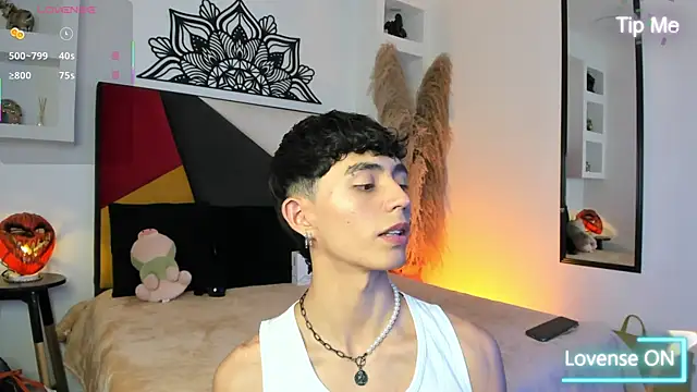 Snapshot of MaikyCooper chatting on October 14, 8:27 pm MaikyCooper online show from October 14, 8:27 pm