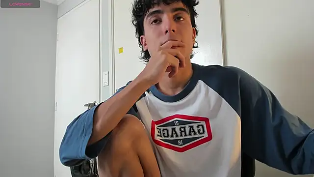 Snapshot of salvatore_montt chatting on March 9, 5:49 pm salvatore montt online show from March 9, 5:49 pm