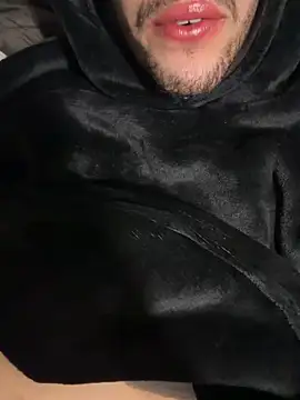 yaxxx03 online show from December 4, 8:16 pm