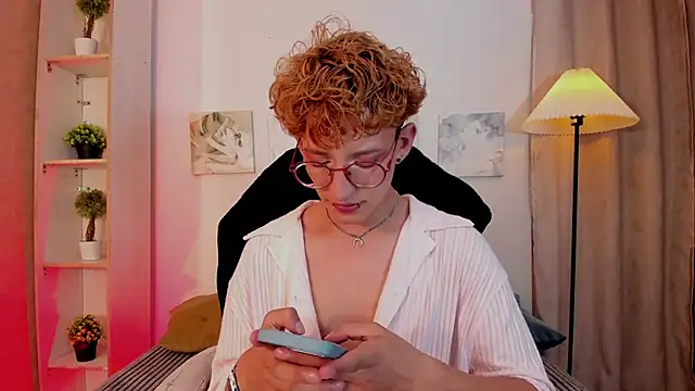 iiangel  online show from February 12, 4:07 am