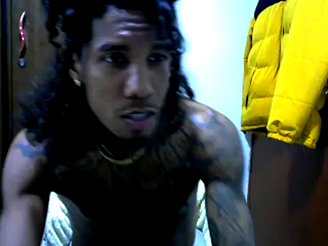 Snapshot of LaurentBrown chatting on February 21, 4:40 am LaurentBrown online show from February 21, 4:40 am