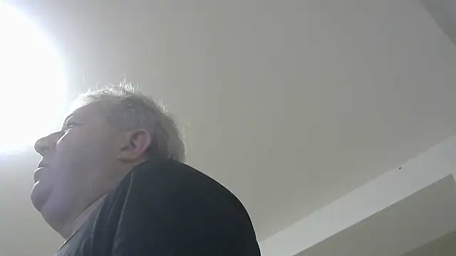 jerkoutdoor70 online show from December 14, 3:52 pm