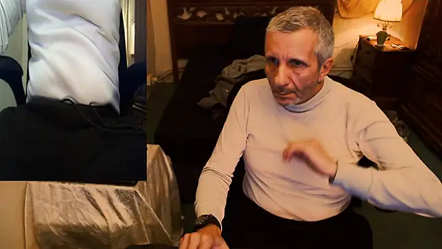 Snapshot of maxdaddy690 chatting on October 14, 9:44 pm maxdaddy690 online show from October 14, 9:44 pm