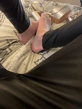 feet2346 online show from March 2, 10:13 pm