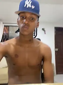 kyle ivo00 online show from March 17, 6:07 am