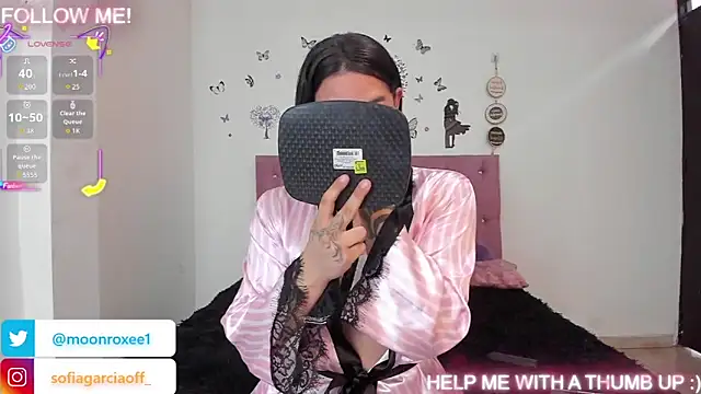 Moonroxe  online show from October 8, 2:21 pm