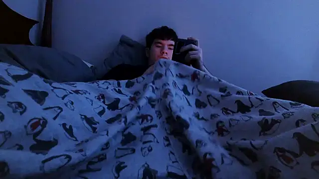 Snapshot of HourManne chatting on March 7, 8:45 am HourManne online show from March 7, 8:45 am