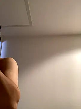 waka3232 online show from October 6, 12:15 am