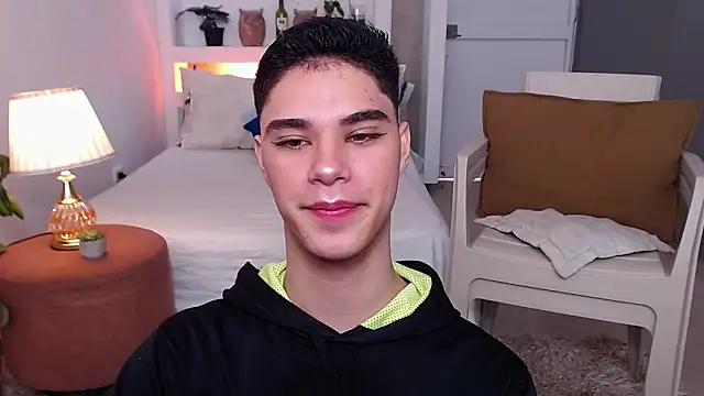 juanes puthee online show from November 15, 1:02 pm