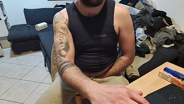 maialinofriuli online show from February 16, 12:08 am