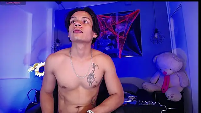Snapshot of Draco_collins chatting on October 22, 8:34 pm Draco collins online show from October 22, 8:34 pm