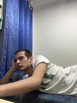 Thiagobb7 online show from February 27, 11:47 pm