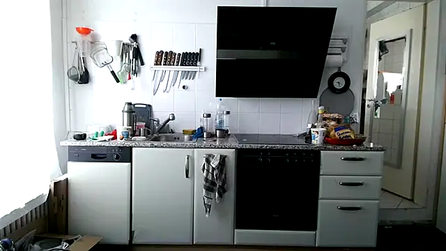 Berg Boy online show from March 27, 8:26 am