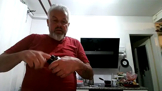 Berg Boy online show from April 7, 3:50 am