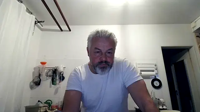 Berg Boy online show from November 7, 4:27 am