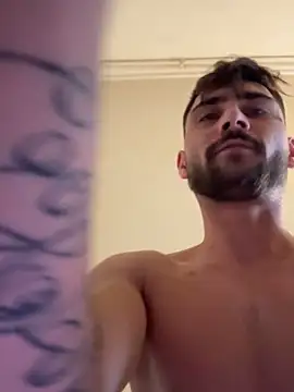 Hugo34bg online show from April 19, 5:18 am