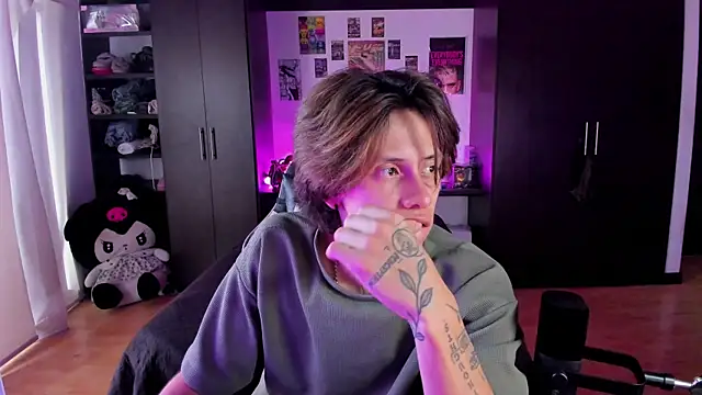 xIce Boy online show from April 2, 10:28 pm