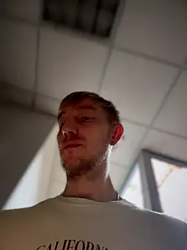 MilanModel online show from March 28, 3:01 pm