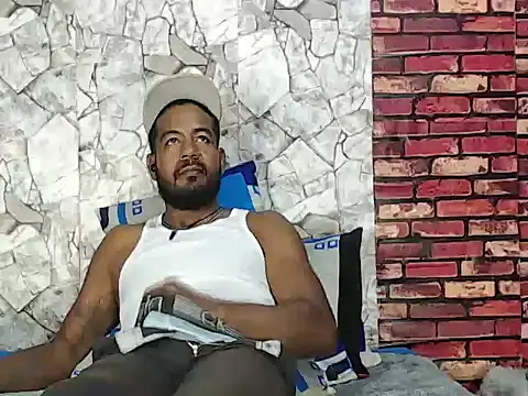 BladeFoxxx1 online show from March 31, 3:30 am