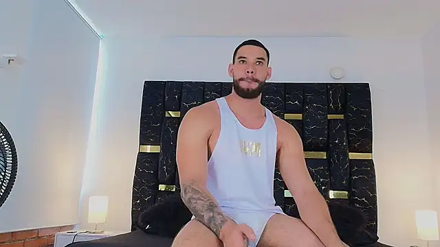 Snapshot of chris_blake__ chatting on March 15, 7:05 pm chris blake   online show from March 15, 7:05 pm