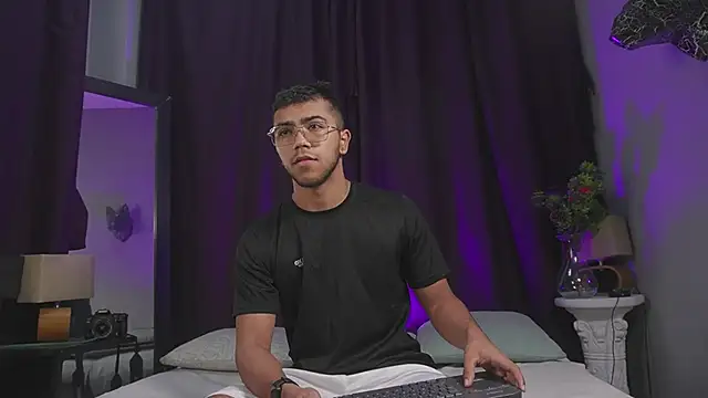 Colstorw  online show from December 22, 10:01 am