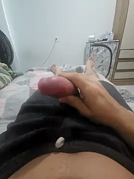 Snapshot of chrisss6674 chatting on October 14, 6:15 pm chrisss6674 online show from October 14, 6:15 pm